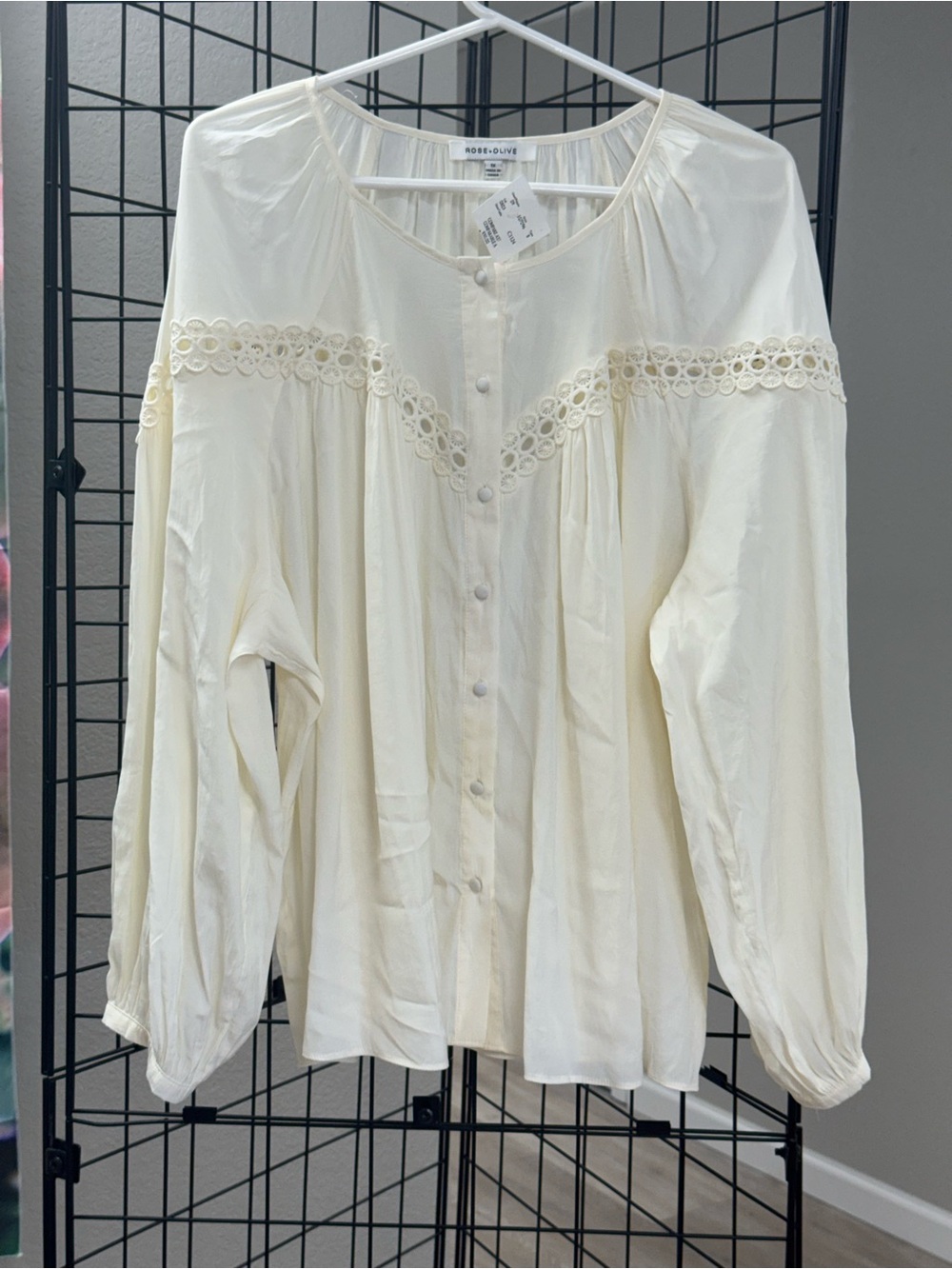 Rose & Olive Cream Lace-Trim Button Blouse XL-XXL Pit 25-26 L 27” MSRP $50